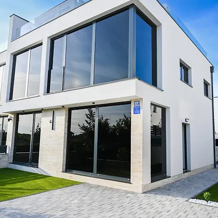 Villa House Marina Ii *