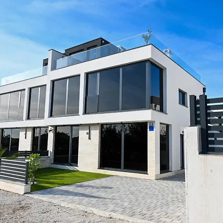 House Marina Ii
